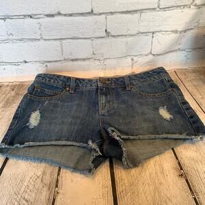 HARPER Junior’s Medium Wash Cut-Off Jean Shorts / Size: 9